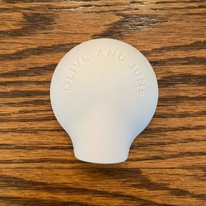 Olive and June Poppy